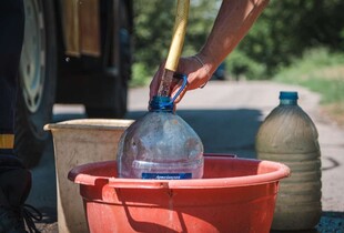 На Донеччині окупанти скорочують подачу води: шість міст залишилися без нормального водопостачання