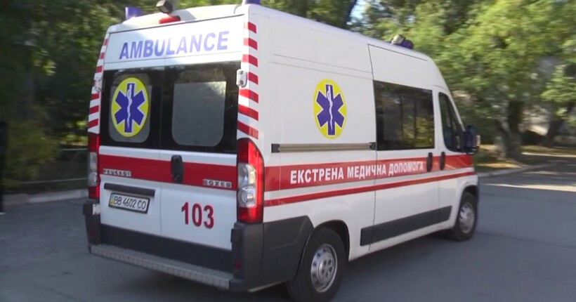 Росіяни атакували дронами цивільну автівку на Херсонщині: постраждала вагітна дівчина