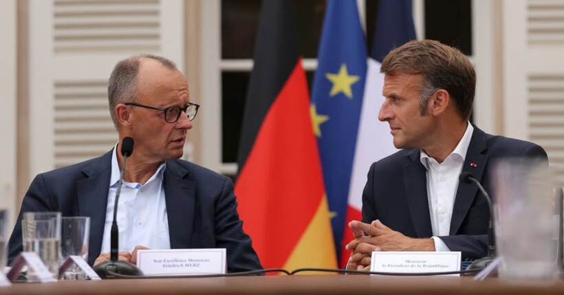 Ми готові тиснути санкціями, щоб повернути Путіна за стіл переговорів - Макрон