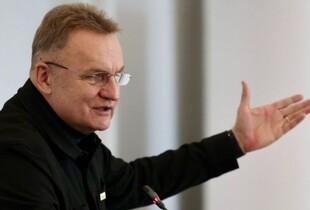Садовий попросив представників медіа не звертатися за додатковими коментарями щодо вбивства Парубія
