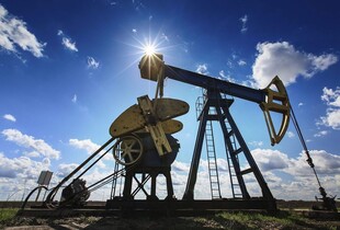 Прибутки найбільших російських нафтових компаній обвалилися через дешеву нафту – Bloomberg