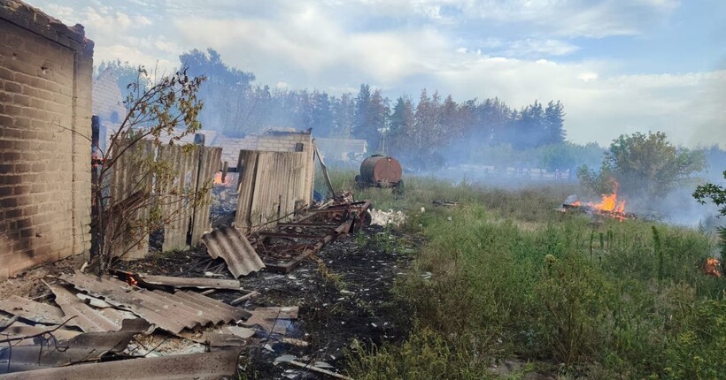 Росіяни за добу 33 рази обстріляли Донеччину: пошкоджені будинки та є загиблі