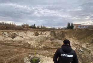 На Тернопільщині судитимуть злочинну групу, яка незаконно видобула 67 000 кубометрів піску на 76 млн грн.