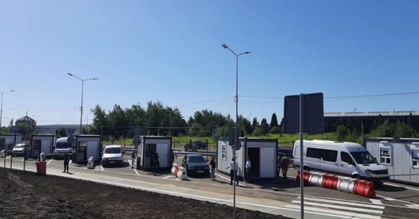 Прокуратура розслідує можливі зловживання на Львівській митниці