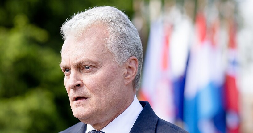 Літак президента Литви не зміг приземлитися у Вільнюсі: чому