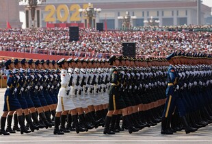 Сі Цзіньпін із Путіним та Кім Чен Ином на параді в Пекіні заявив про вибір світу між миром і війною
