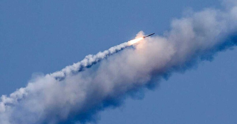 У Хмельницькому під час російської атаки загинув чоловік у гаражному кооперативі