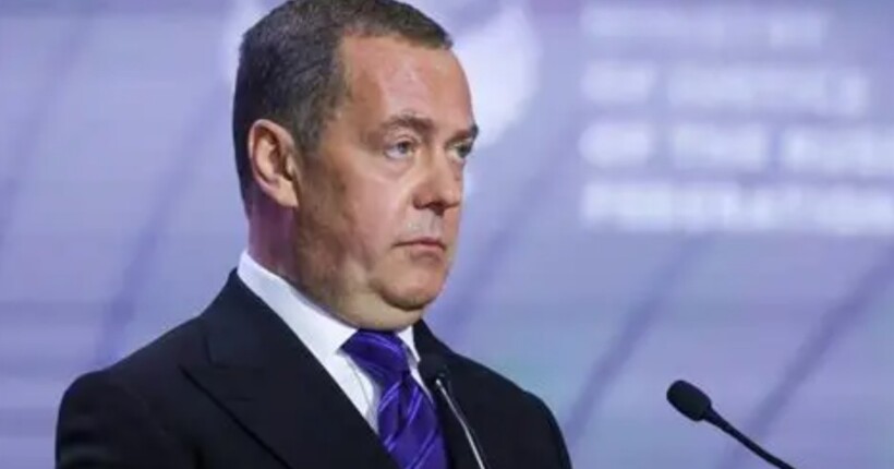 Медведєв назвав голову МЗС Британії 