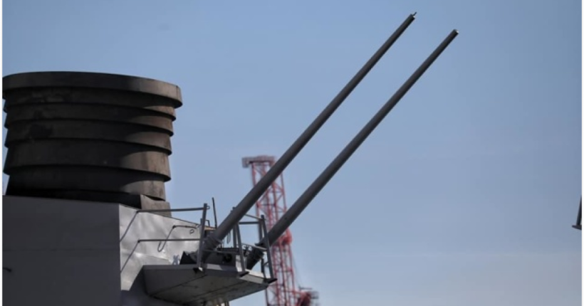 Венесуельські військові літаки наблизилися до корабля ВМС США в міжнародних водах