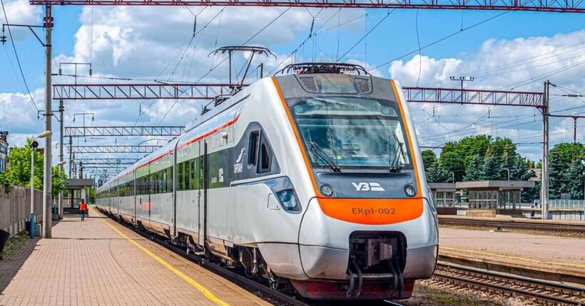 росія атакувала залізничну інфраструктуру на Донеччині: фіксуються затримки поїздів