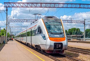 росія атакувала залізничну інфраструктуру на Донеччині: фіксуються затримки поїздів
