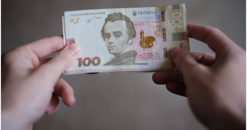 Росіяни розкидали у Чернігові фейкові 