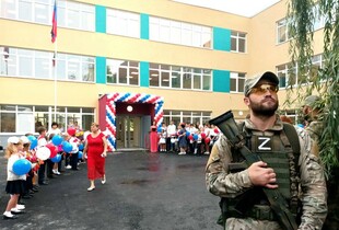 Росіяни нав’язують політичну пропаганду українським дітям на окупованих територіях – британська розвідка