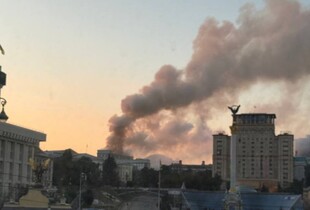 Обстріл Києва: у Печерському районі виникла пожежа в урядовій будівлі