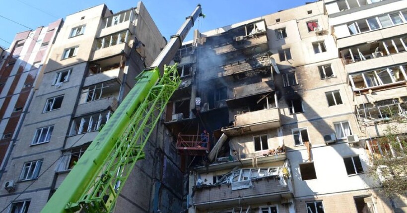 Удар по Києву: Ткаченко розповів, що у Святошинському районі понівечено 12 будинків (фото)