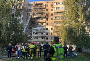У Києві з-під завалів дістали тіла жінки та її двомісячного сина (фото)