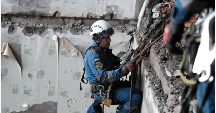 Троє загиблих, 11 поранених: у Києві завершили рятувальні роботи після обстрілу житлового будинку