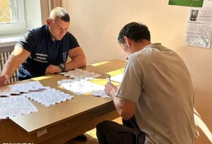 Зґвалтував неповнолітню на кладовищі: на Харківщині чоловік отримав підозру