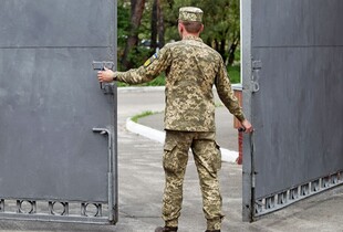 Натовп пошкодив автівку ТЦК у Луцьку: деталі від поліції