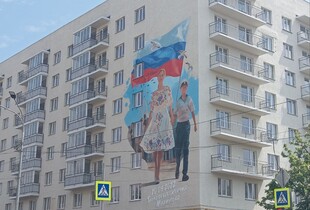 Росіяни знищили усі українські мурали, пам’ятники та постаменти в Маріуполі