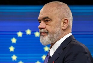 Албанія першою у світі призначила ШІ-бота на посаду міністра