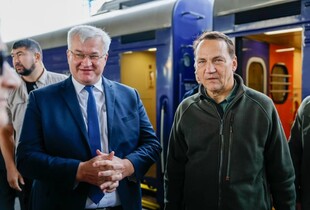 В Україну приїхав голова МЗС Польщі Радослав Сікорський