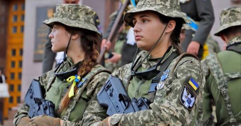 У Центрі рекрутингу розповіли, скільки дівчат йде на 