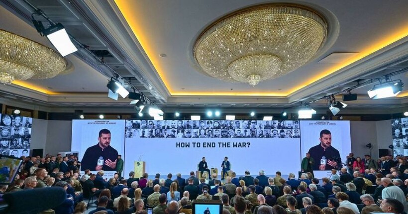 Зеленський спростував заяви про просування рф на сході та закликав до щоденних консультацій розвідок