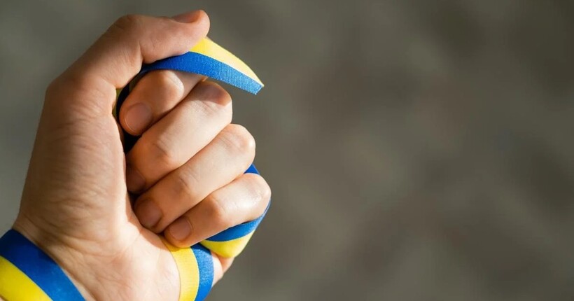 Більшість українців готові терпіти війну стільки, скільки потрібно - опитування КМІС