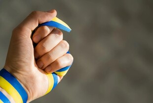 Більшість українців готові терпіти війну стільки, скільки потрібно - опитування КМІС