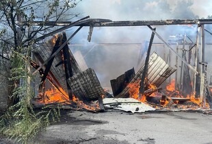 Обстріл Чернігівщини: внаслідок удару по Семенівці спалахнули пожежі (фото)