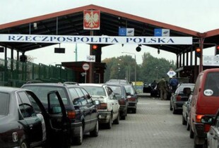 На кордоні з Польщею почали знімати біометрію з українців: що відомо