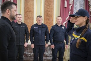 Зеленський подякував та відзначив нагородами рятувальників ДСНС