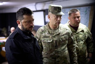 Зеленський зустрівся з оборонцями, які відбивають окупантів на Добропільському напрямку та в Мирнограді
