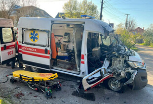 На Херсонщині окупанти пошкодили або знищили близько 30 авто швидкої – ОВА