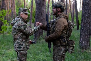 На Донеччині триває успішна операція ЗСУ, звільнено сім населених пунктів - Сирський