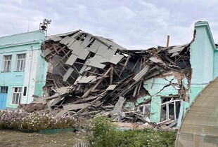 В росії обвалилася будівля школи: момент потрапив на відео