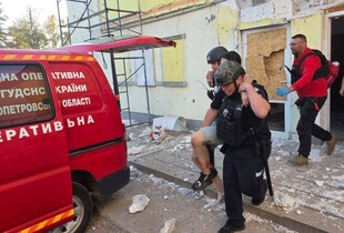 Росіяни вдарили по Дніпру ракетою: поранено четверо людей – ОВА