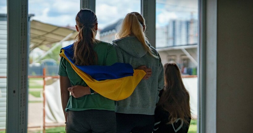 З тимчасово окупованих територій повернули 17 українських дітей та підлітків