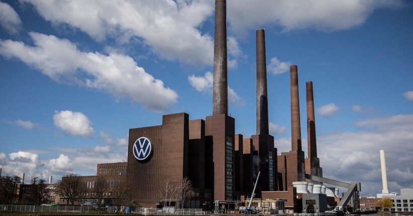 Volkswagen тимчасово зупиняє виробництво електромобілів через падіння попиту