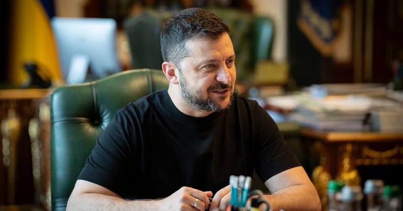 Зеленський привітав Маю Санду з перемогою на виборах у Молдові