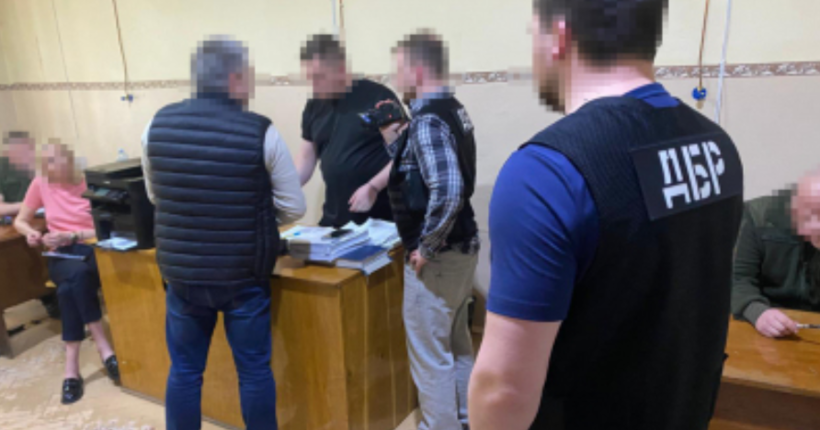 На Буковині викрили схему ухилення від служби: колишній голова ВЛК брав хабарі до $10 000