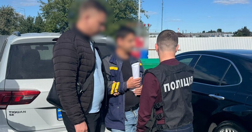 У Києві поліцейські затримали посадовця Київводоканалу за хабар у 450 тис. грн
