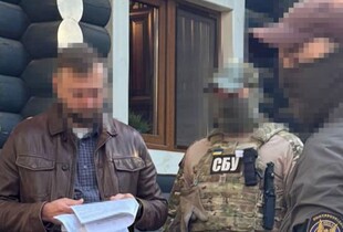 Оформлював українське громадянство росіянам за гроші: СБУ викрила посадовця МЗС