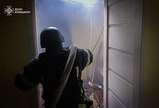 Атака на Київщину: у ДСНС розповіли про пожежу та показали кадри наслідків (фото)
