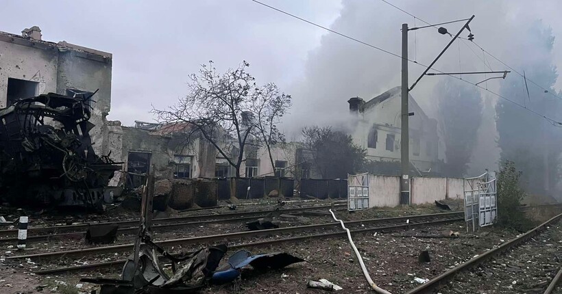 Ворог б'є по залізниці: які поїзди прямують із запізненням 2 жовтня