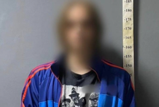 У Києві чоловік побив жінку в магазині через зауваження  - деталі