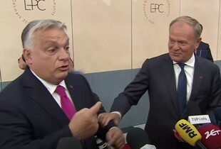 Туск про Орбана: Питання не в тому, чи визнає він війну, а на чиєму він боці