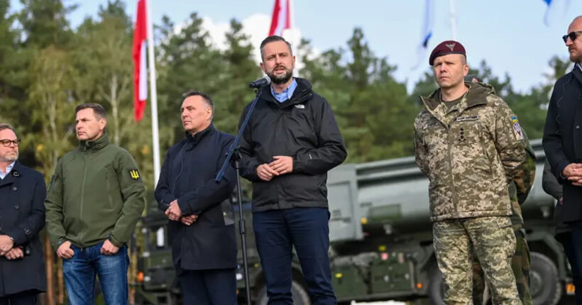 У Польщі відкрили найбільший центр підготовки для військових ЗСУ – тренуватимуть до 1200 бійців