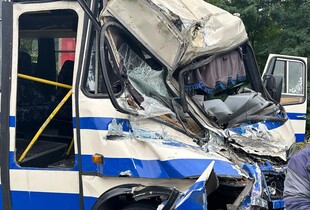 На Львівщині зіткнулися маршрутка та вантажівка: восьмеро пасажирів травмовані